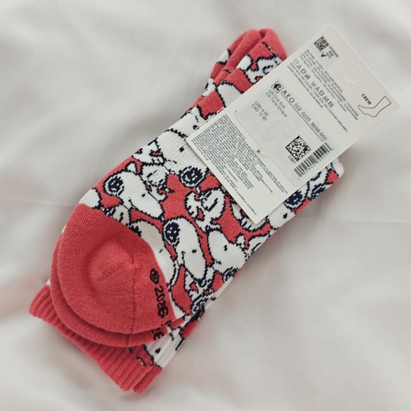 New American Eagle x Peanut Snoopy Terry Crew Socks - Picture 3 of 4